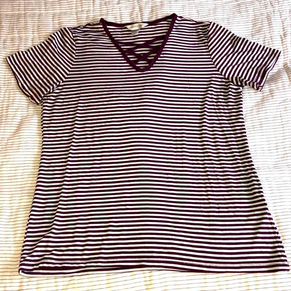 Maroon striped t shirt
